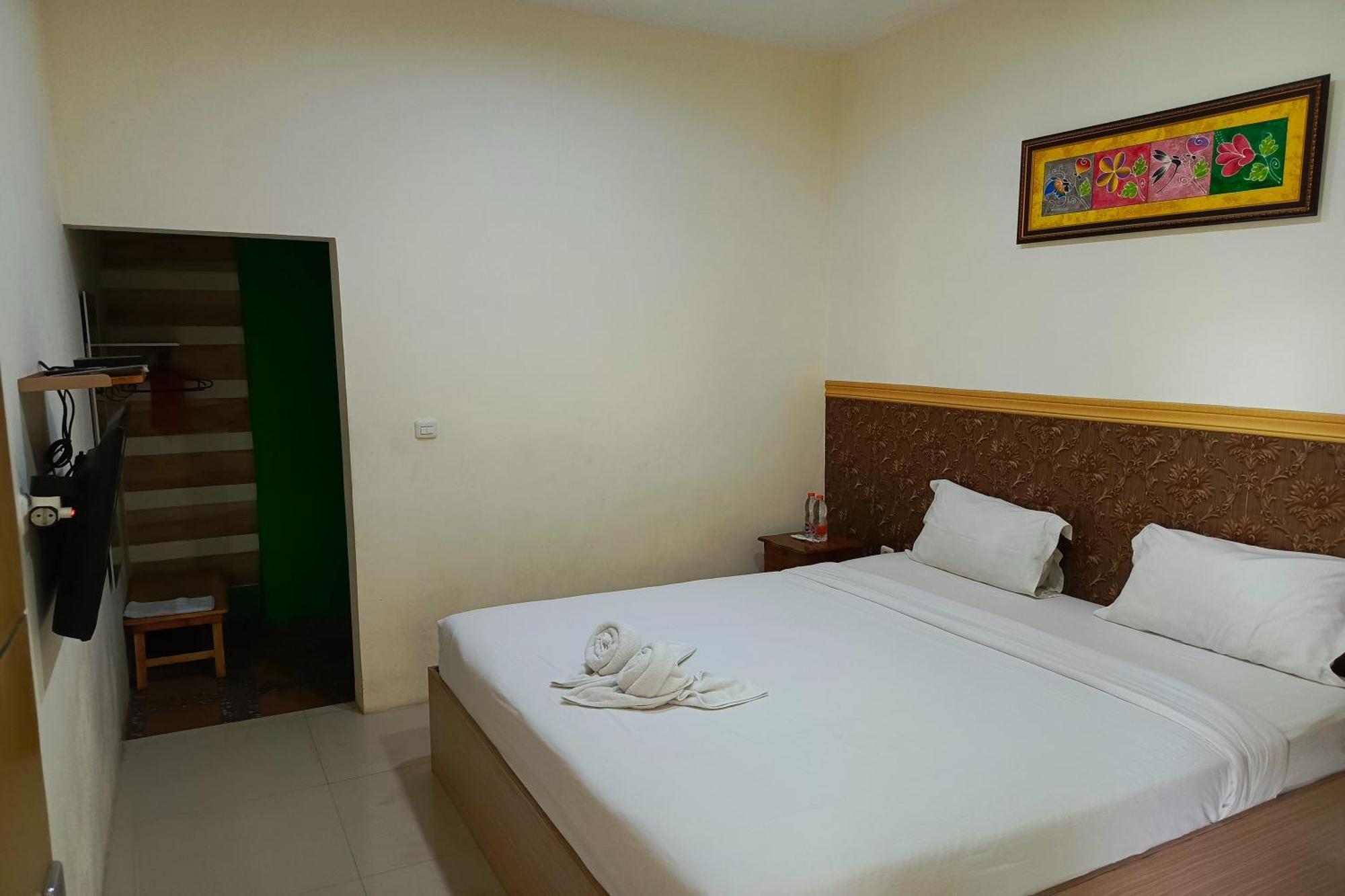 Adisa Homestay Malang Exterior foto